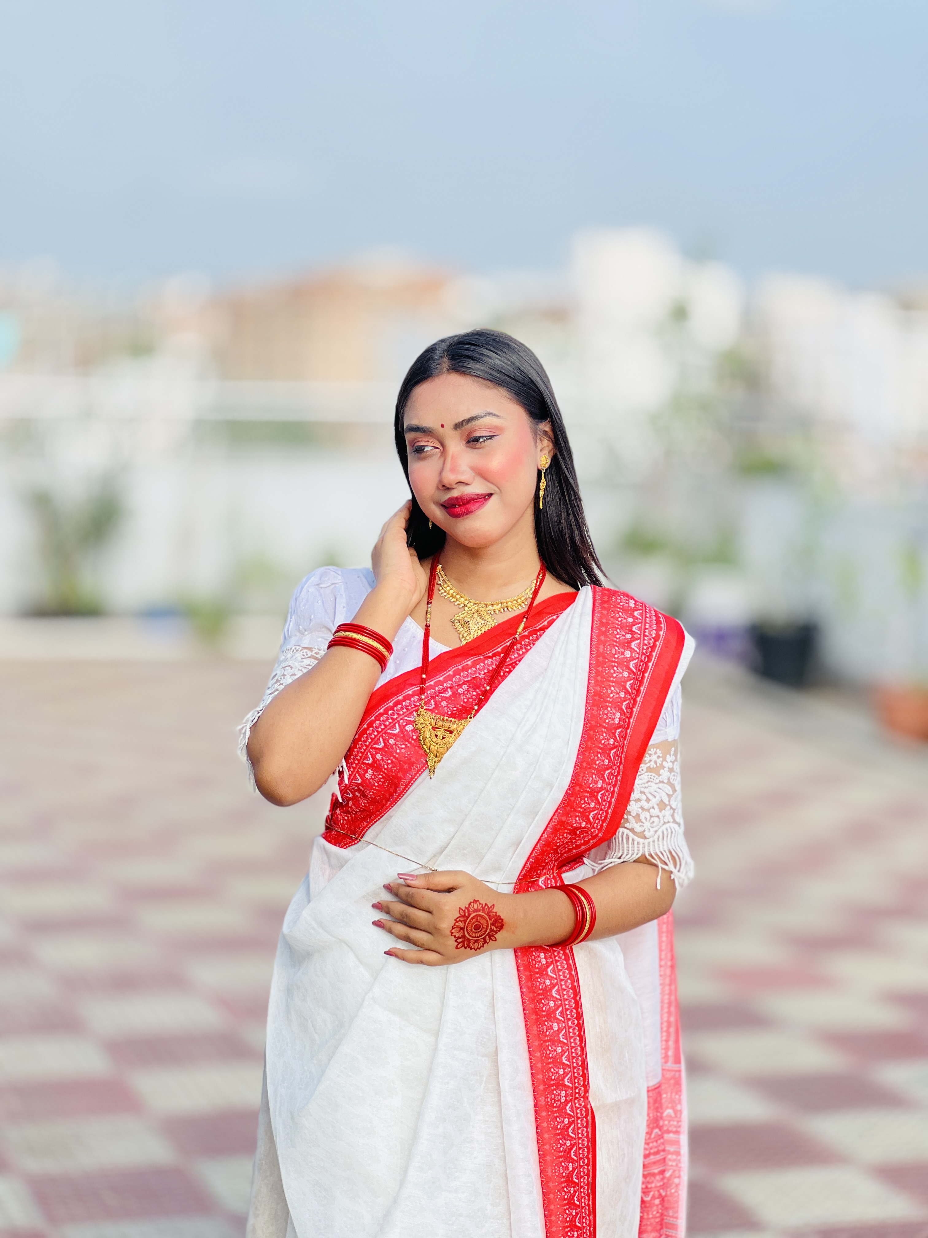 শুভ্রা লাল পাড় কটন শাড়ি